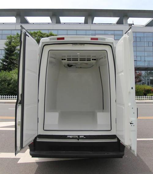 依維柯歐勝底盤改裝華晨V42冷藏車 專業(yè)冷凍運(yùn)輸解決方案